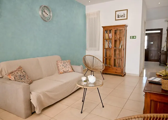 Il-qastna House Case de vacanță